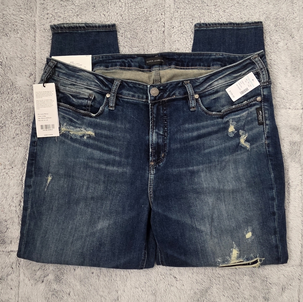 Maurices Silver Jeans. Avery Skinny. Hi-rise. Curvy. Size 18x27
